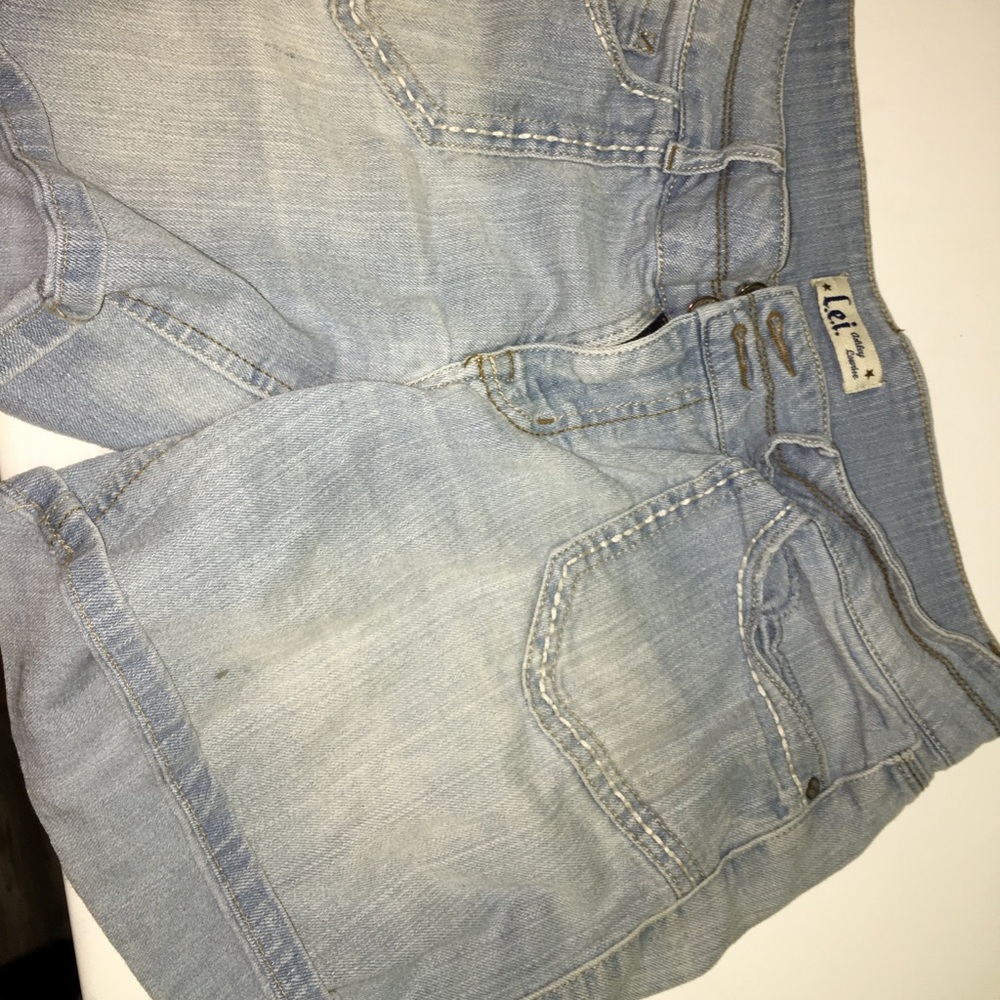 multiple shorts - Picture 3 of 5